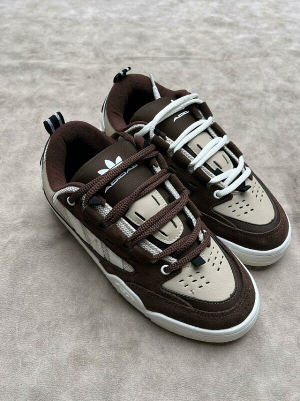 Adidas 2000 Marrón