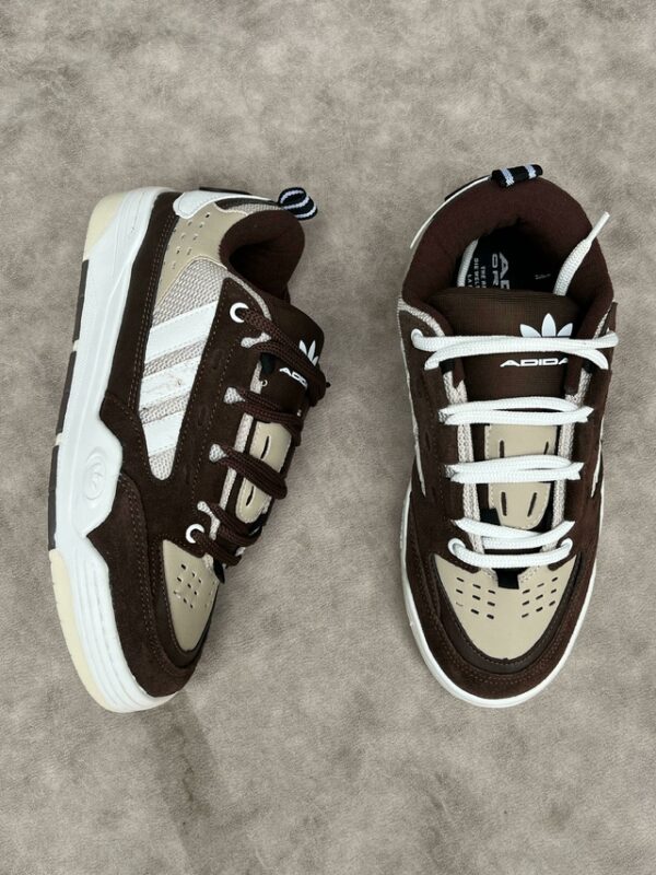 Adidas 2000 Marrón