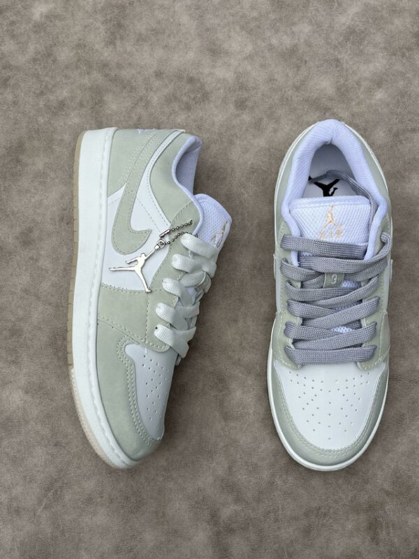 Jordan low 1 Gris